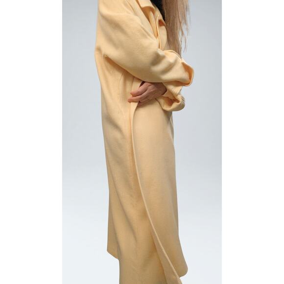 Vintage Butter Yellow Wool Coat - Trendy and Unique! - Picture 5 of 8